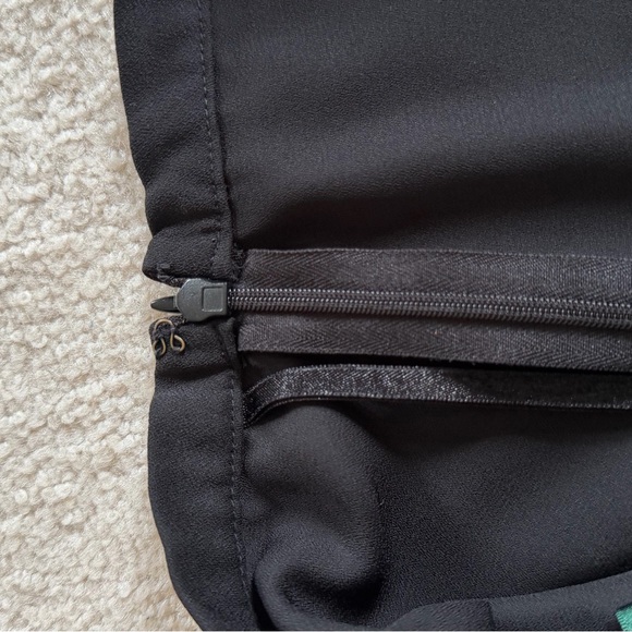 Ralph Lauren Elegant Black Skirt - Picture 5 of 6